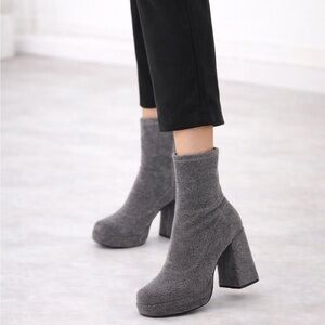 Abound Nordstrom Gray Ankle Boots Platform Block Heel Modern Stretch Boot NWT